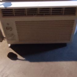 GE 5000 Btu Air Conditioner