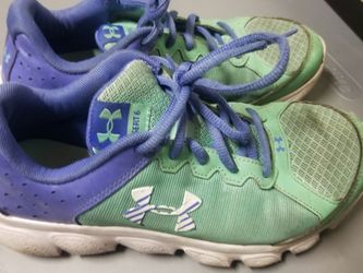 Girls size 5.5 Under Armour shoes $5