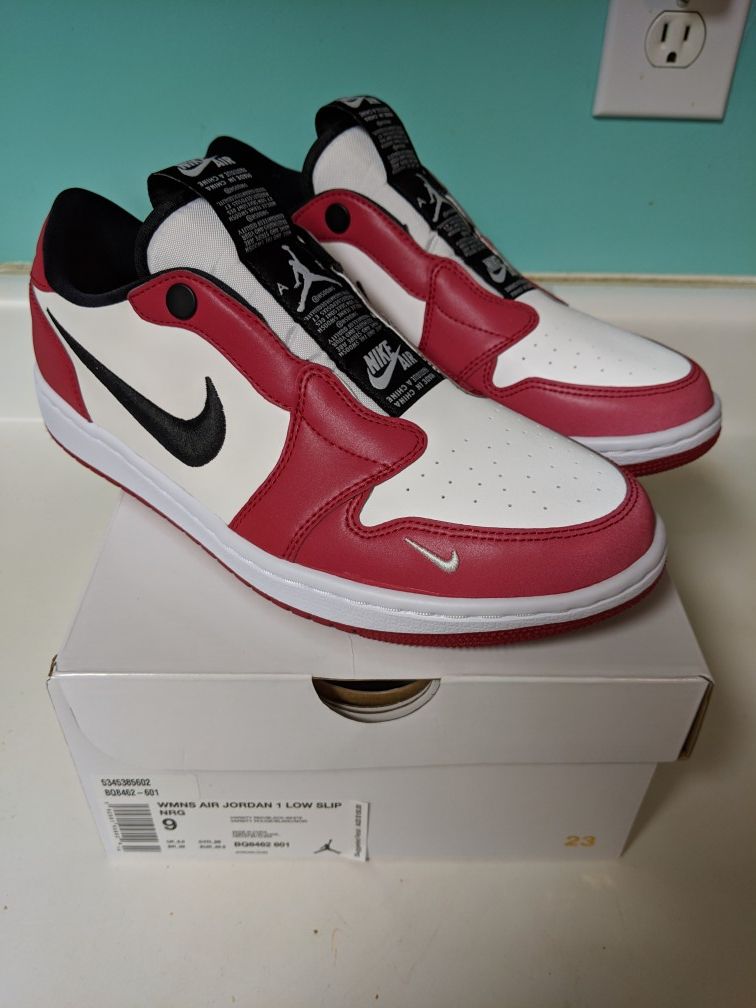 DS Jordan 1 low slip on woman's size 9