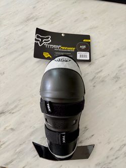 Fox PeeWee Titan Knee Pads