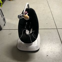 4 Moms Swing 