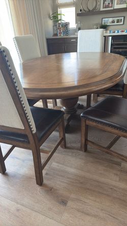 Dining Table & Chairs