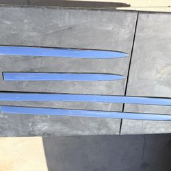 Part 4 GMC Sierra Molding 99-2007 