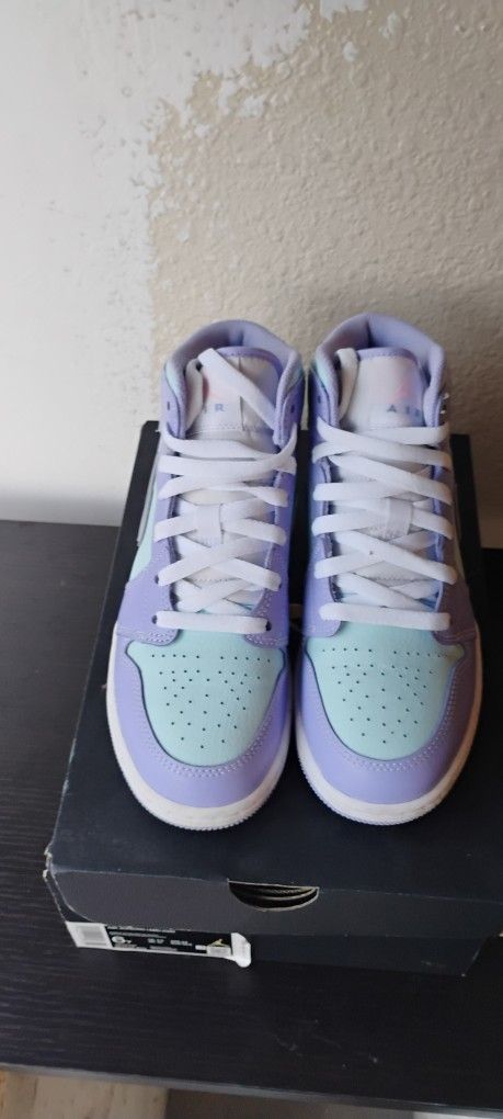 NIike Air Jordan Lavender and sea Foam Green