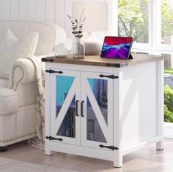 Farmhouse End Tabl e, 24" Large Sof a Side Tab le with Charging Station, Mesh Barn Door, and Adjustable