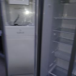Refrigerator Like New