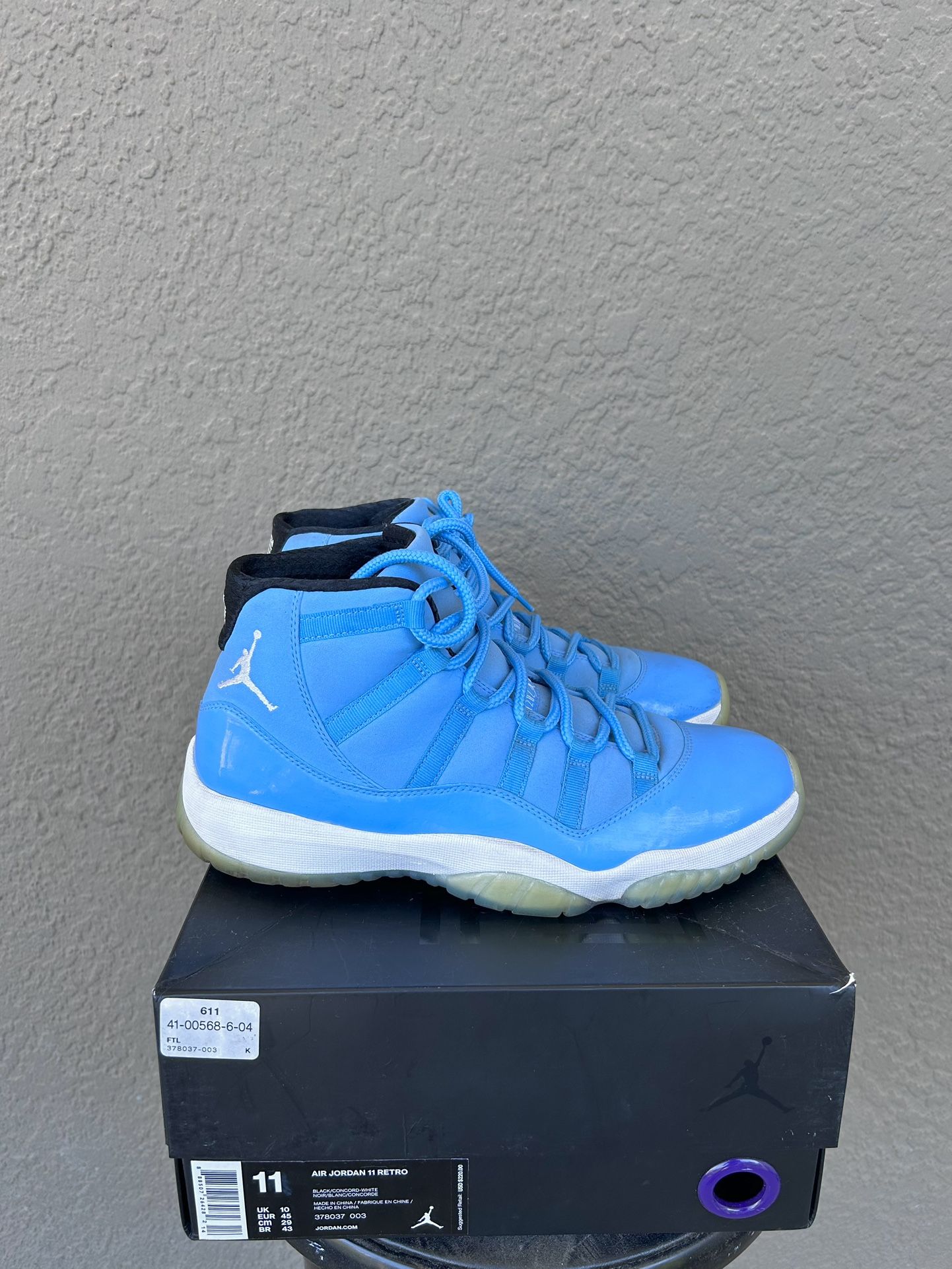 JORDAN 11 PANTONE