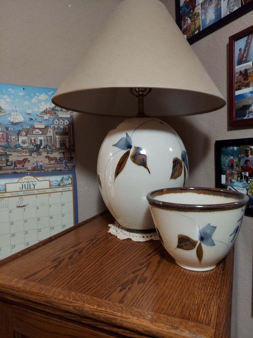 Scott Pottery Lamp And Bowl 