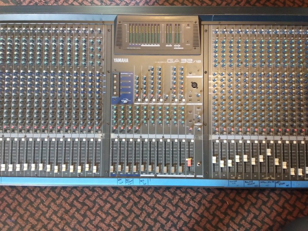 Yamaha 32/12 Channel Mixing Console