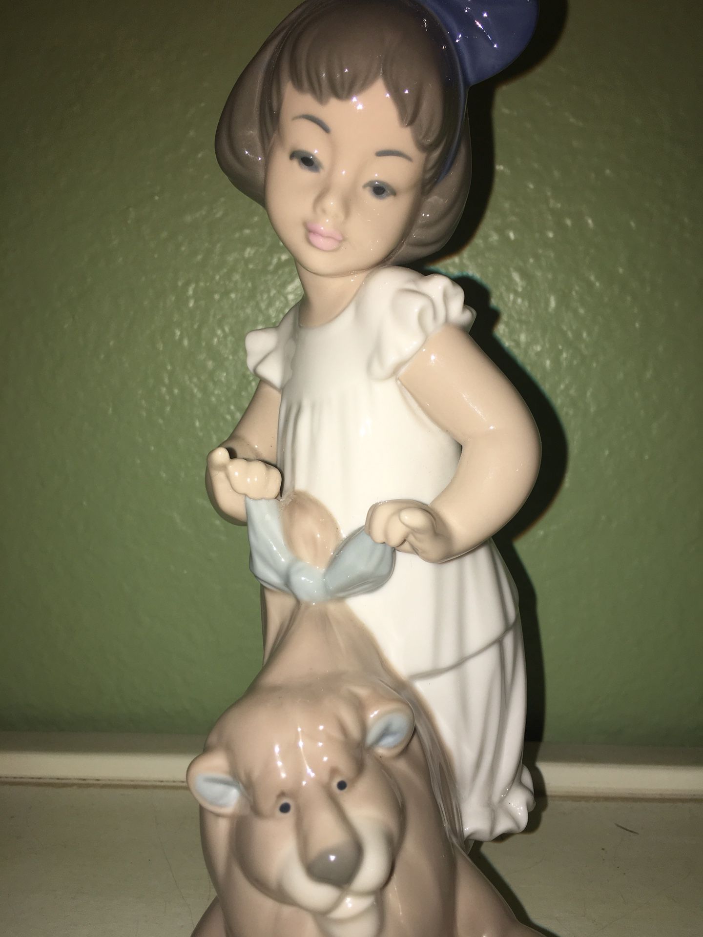 Nao by lladro figurine