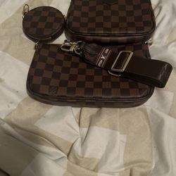 Three-piece Louis bag with Louis strap and Louis chain