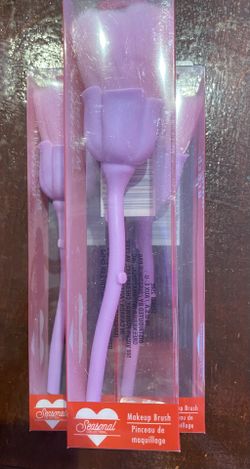 Make up brush $2.00 each
