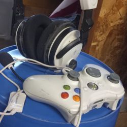 Xbox 360 Controller + Earphones 