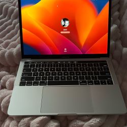 MacBook 2019
