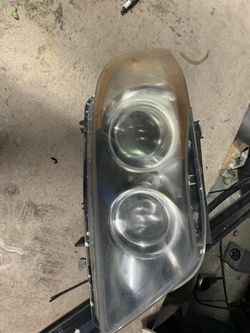 Bmw E90 headlight xenon