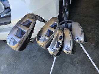 Cleveland Launcher XL Halo Iron Set 7, 8, 9, PW, SW -Women's Ladies Flex, Right-Handed 