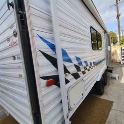 2001 Weekend Warrior 27 Ft Toy Hauler 