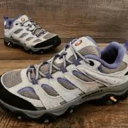 WOMENS MERRELL HIKING BOOTS