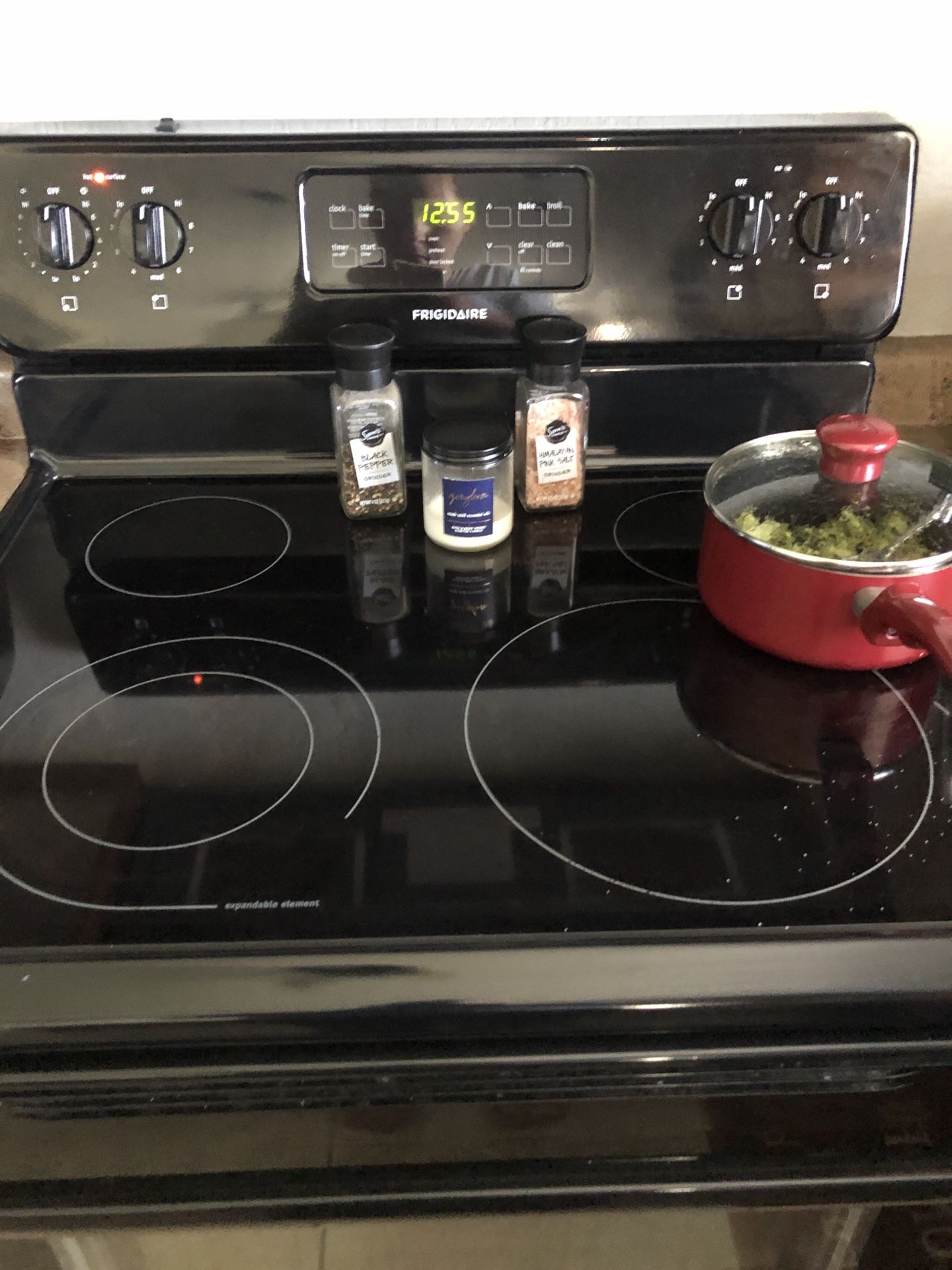 Frigidaire flat top stove for Sale in Gilbert, AZ OfferUp