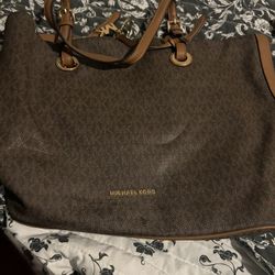 Large Michael Kors Purse 