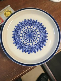 vintage Celebrity Stoneware "Medallion"