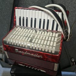 Viendo esta acordeón italiana compartir teño sonido norteño