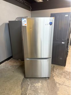 Midea - 30” Wide 18.7 Cu Ft Bottom Freezer Refrigerator in stainless steel 😻