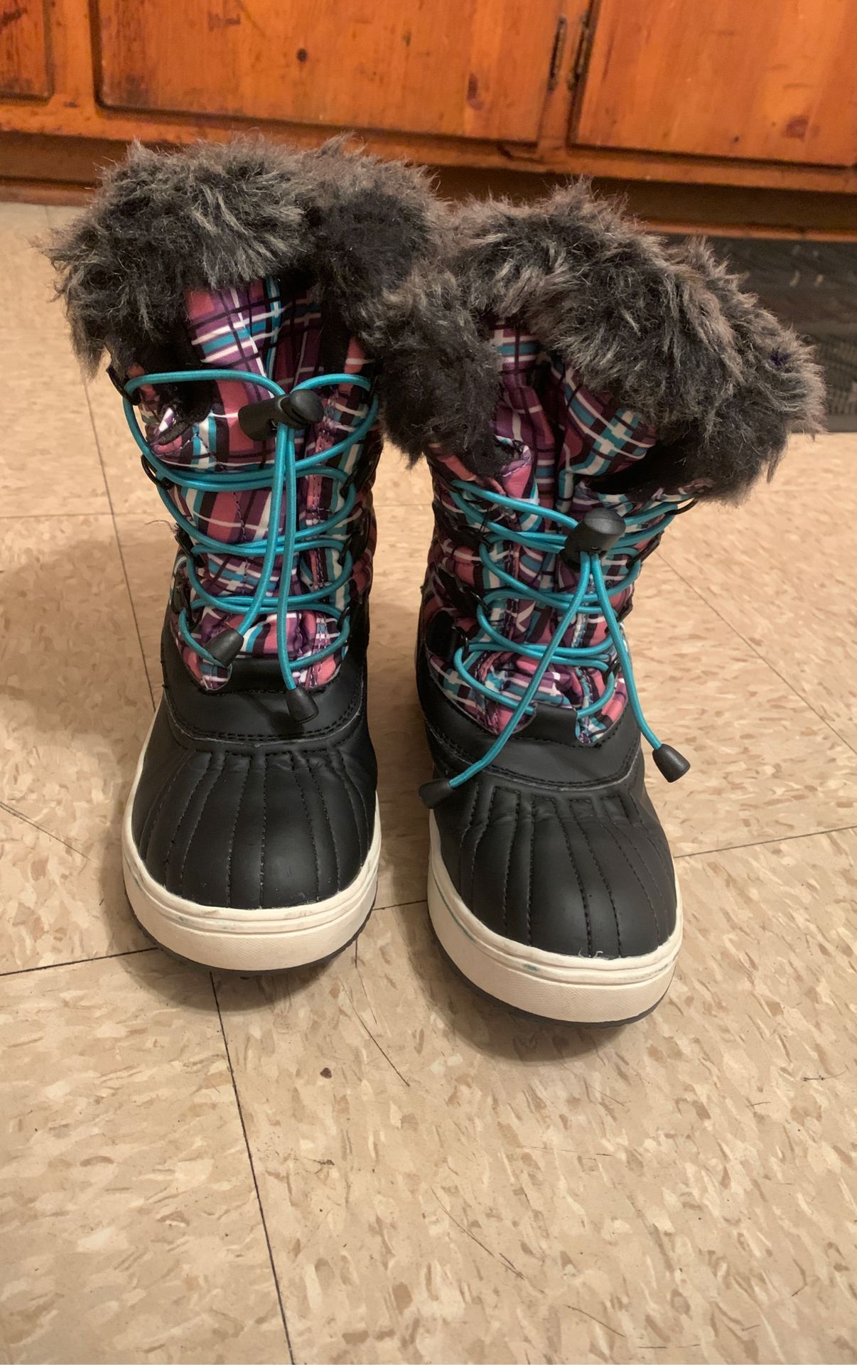 Snow boot for girl size 2