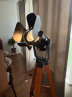 Industrial Cinema Spotlight Tripod Floor Lamp with Adjustable Barn Doors