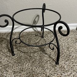 Iron plant holder 