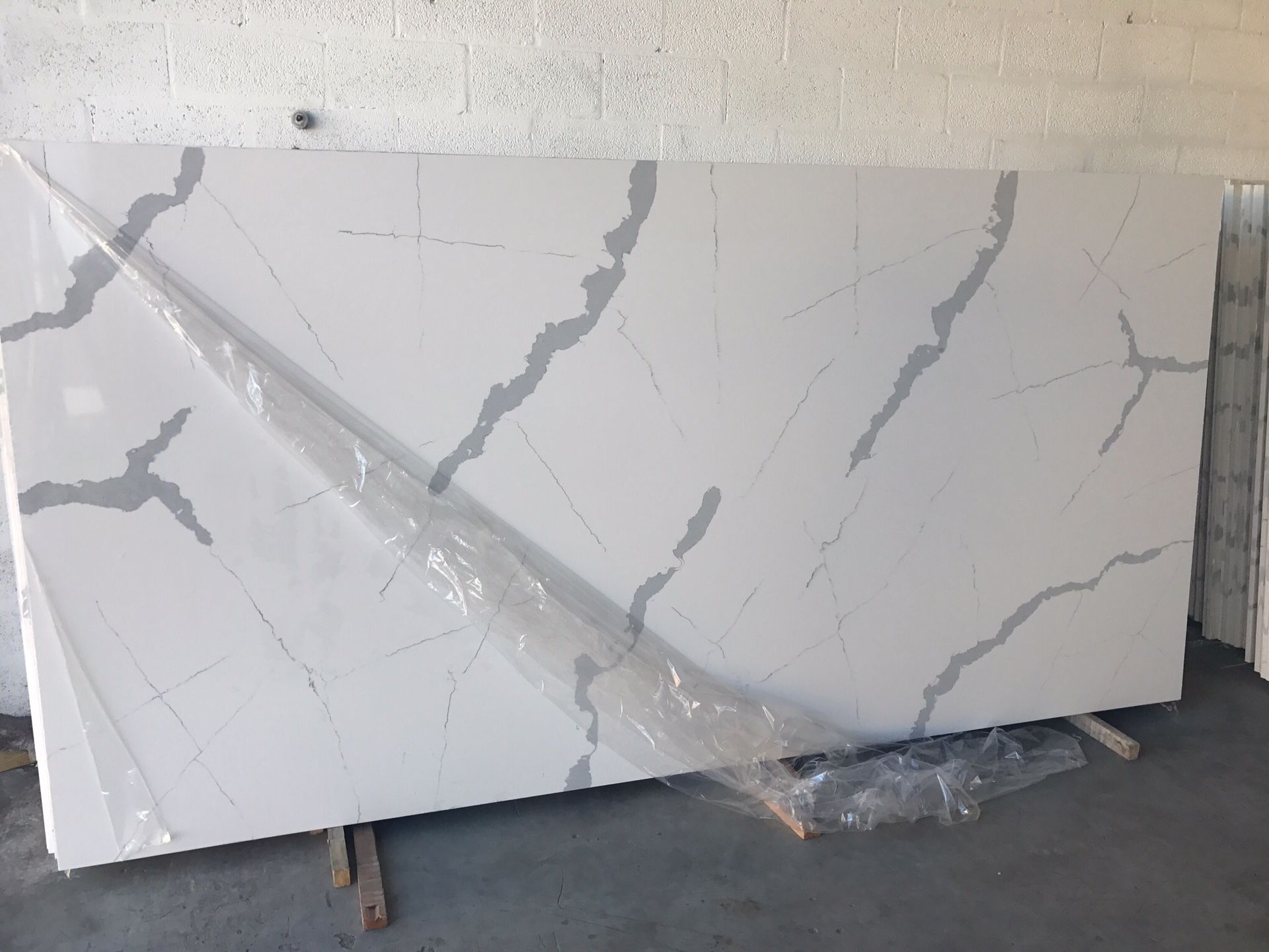 Kitchen countertops quartz granite and others stones