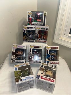 LOT OF 8 PRE~OWNED RANDOM FUNKO POPS