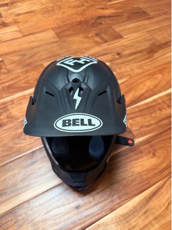 Bell Moto-9 MIPS Youth Motocross Helmet YSM (49-51 cm) - Excellent Condition