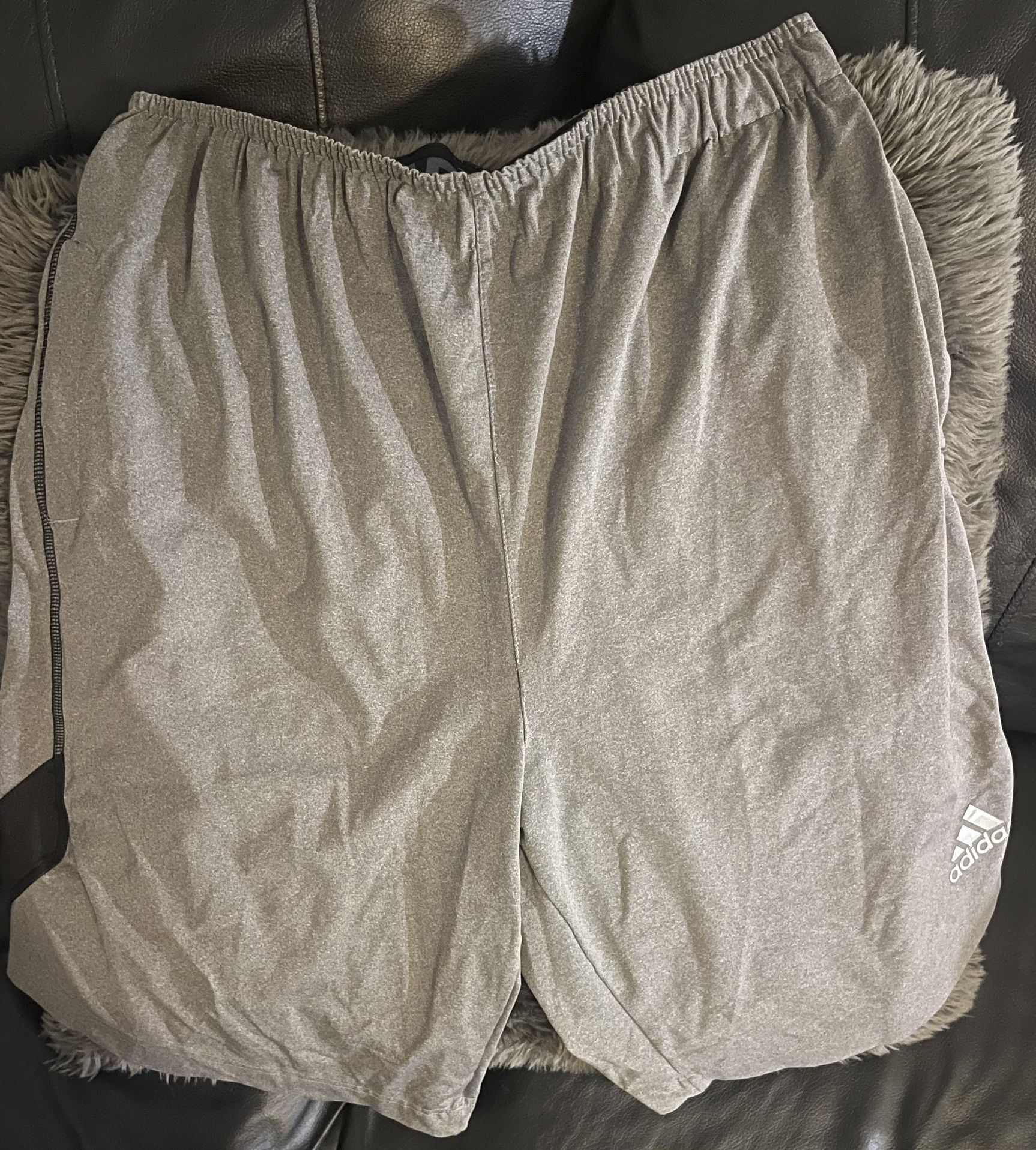 Men’s Adidas Shorts! (M)