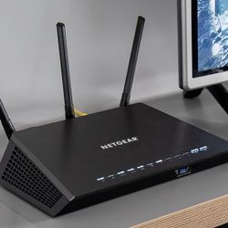 NETGEAR Nighthawk Smart Wi-Fi Router, R6700 - AC1750

