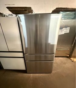 🚨 New LG - 29.6 Cu. Ft. 4-Door French Door Refrigerator LF30S8210S