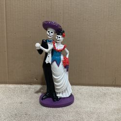Dia De Los Muertos Resin Couple Decor 9”