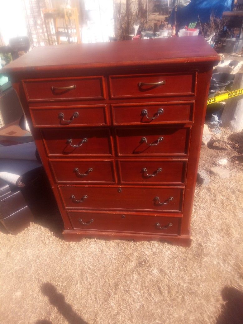 Dresser