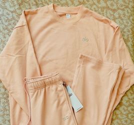 Alo 💗💗💗 Quartz Crewneck and Sweatpants set Size S $125  **READ DESCRIPTION**