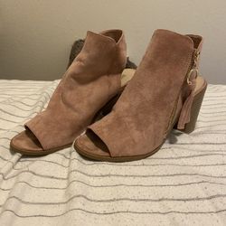 Forever 21 Light Pink Chunky Heel - Size 9
