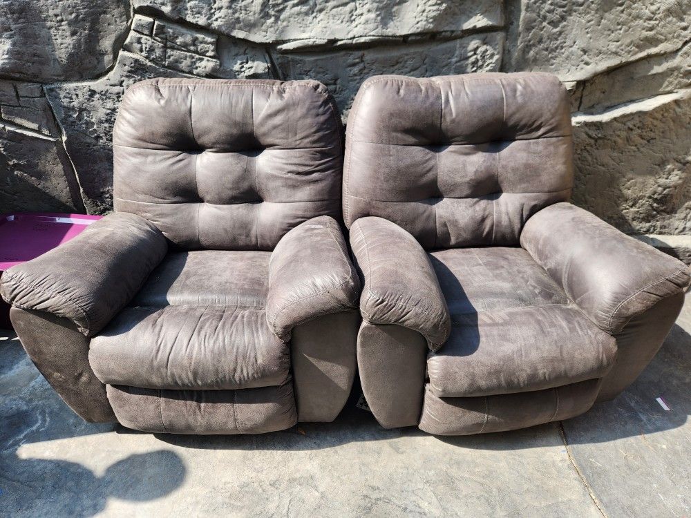 Practically New Recliners! 1st 100 Takes Both! for Sale in La Verne