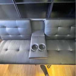Couch With Cup Holders 