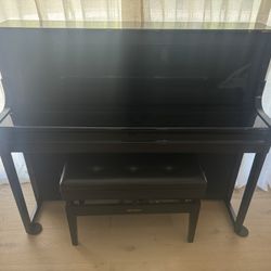 Roland LX708 In Excellent Condition 