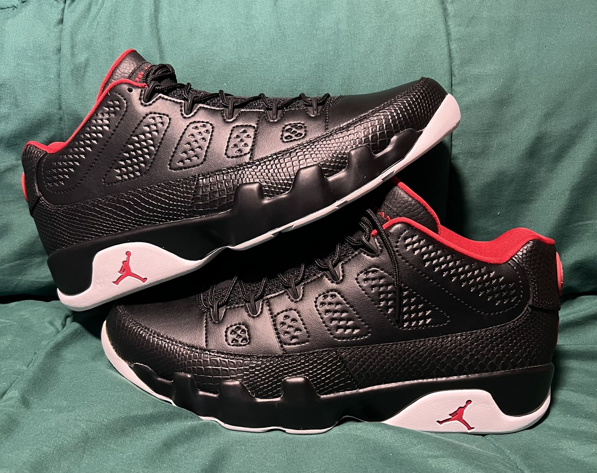 Jordan Retro Low SNAKESKIN 2016
