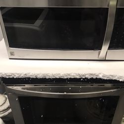 Stove And Microwave Set Kenmore 