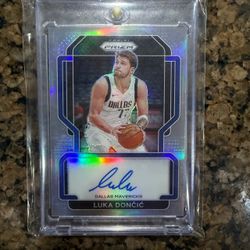 2021-22 Panini Prizm Luka Dončić Signatures Silver Prizm Auto #SG-LDC — on-card autograph