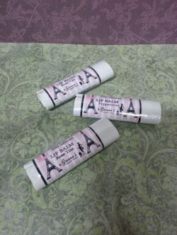 Natural beeswax lip balms in flavored or a tinted