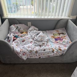 Toddler Bohdi Bed w/Graco Mattress And Disney Comforter Set