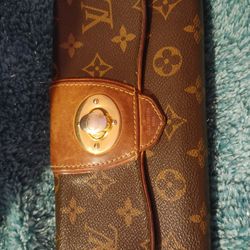 LV Bow tie Wallet *rare*