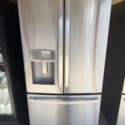 Refrigerator General Electric Counter Depth 
